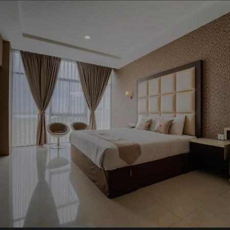 Osaka Hotel Batam Нагоя Экстерьер фото