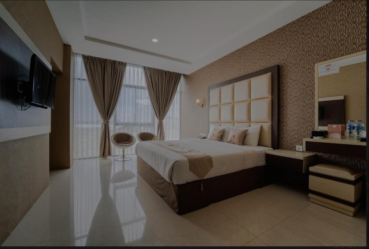 Osaka Hotel Batam Нагоя Экстерьер фото